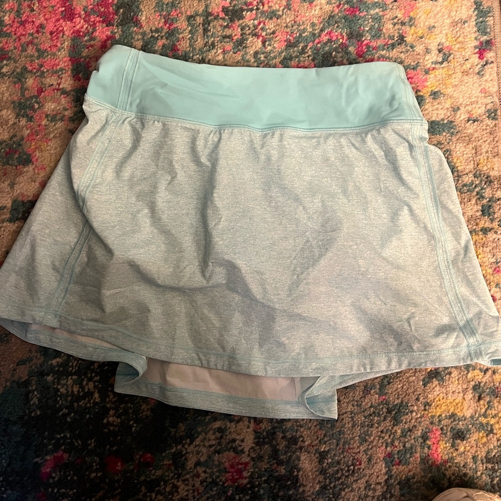 Lululemon Pace rival skirt in aqua ice blue (never been worn!)